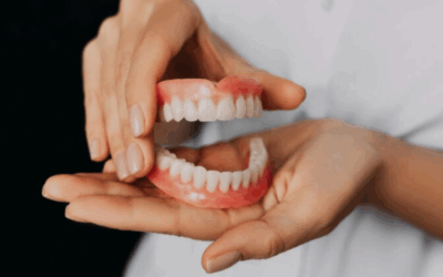 Prothèses dentaires : comprendre les solutions possibles pour retrouver un sourire fonctionnel